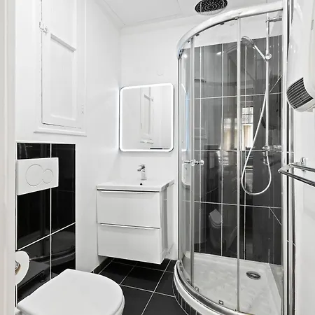 Renting - Paganini - New Lovely Cosy Flat In Heart Of *